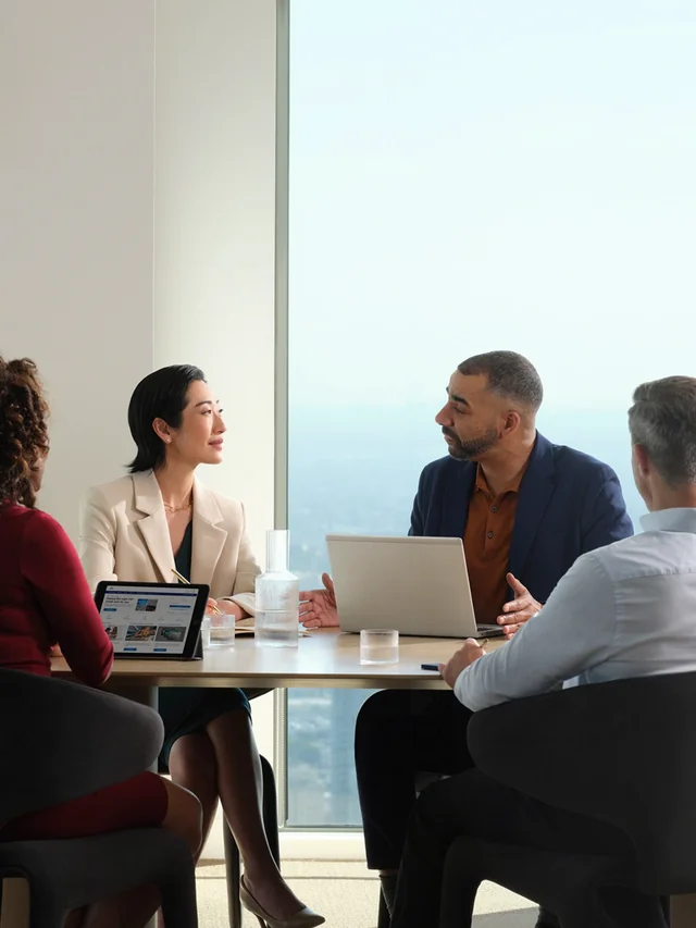 Sales rep closing a deal in a unified sales environment